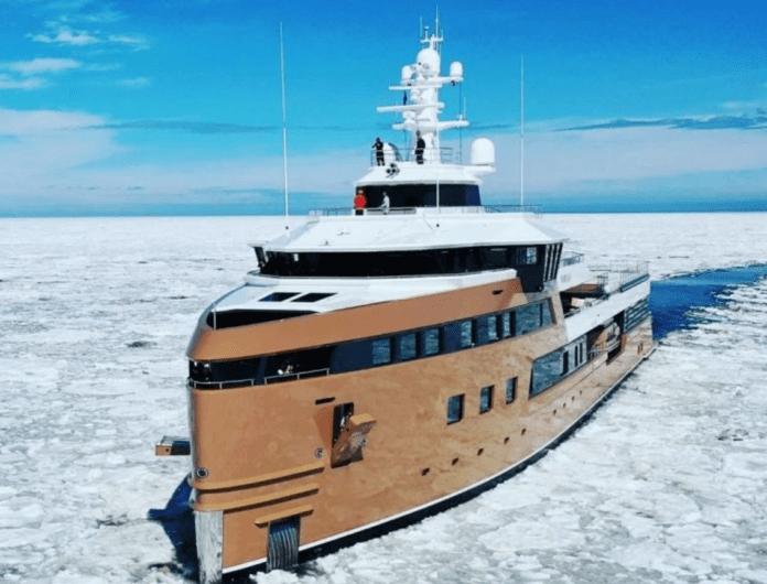 Superyacht of Oleg Tinkov resurfaced after sanction lifting