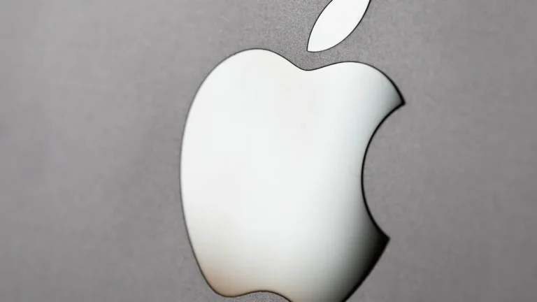 EU Set to Slap Apple with €500 Million Fine