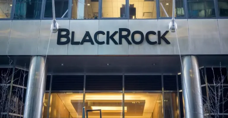 BlackRock’s Bold Move: Integrating Bitcoin into the Global Allocation Fund!